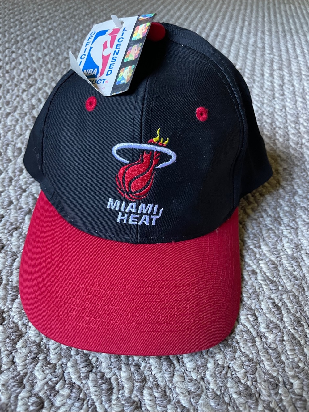 Vintage new with tags Miami heat nba basketball SnapBack hat